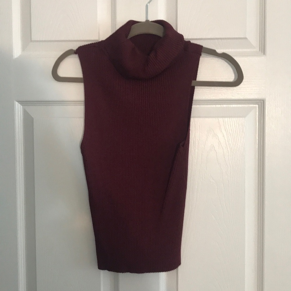 Kendall & Kylie sleeveless turtleneck